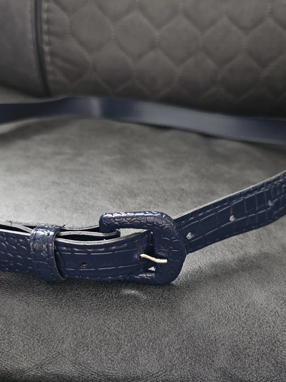 Vintage 80s Navy Blue Faux Croc Skinny Belt | Embossed Leather Look | Size 13